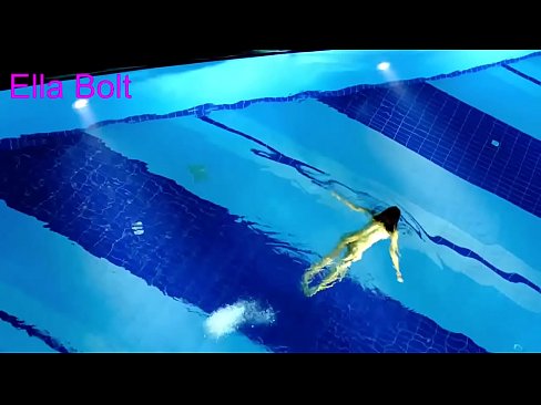 ❤️ หยุดดูไม่ได้เลย หนุ่มผมบลอนด์โดนจับได้ว่ายเปลือยกายอยู่ใน ELLA BOLT resort pool ️❌ หนังโป๊สวย ที่เรา
