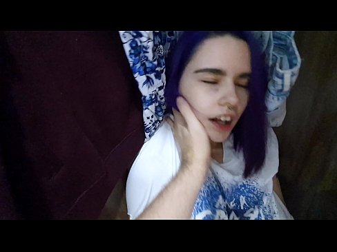 ❤️ พบน้องสาวของฉันในตู้เสื้อผ้าและช่วยเธอหลั่ง ️❌ หนังโป๊สวย ที่เรา